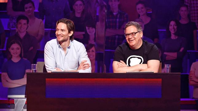 Bild: ARD/Morris Mac Matzen Rateteam-Kapitän Elton und der Schauspieler August Wittgenstein bilden ein Rateteam.