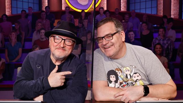 Bild: ARD/Morris Mac Matzen Rateteam-Kapitän Elton und der Schauspieler Axel Prahl bilden ein Rateteam.