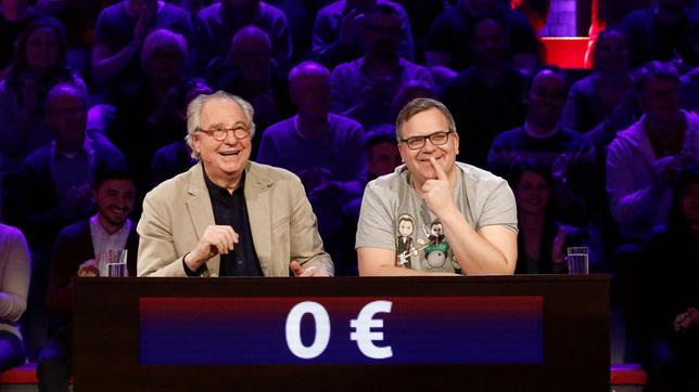 Bild: ARD/Morris Mac Matzen Rateteam-Kapitän Elton und der Schauspieler Friedrich von Thun bilden ein Rateteam.