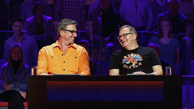 Bild: ARD/Morris Mac Matzen Rateteam-Kapitän Elton und der Schauspieler Hans Sigl bilden ein Rateteam.