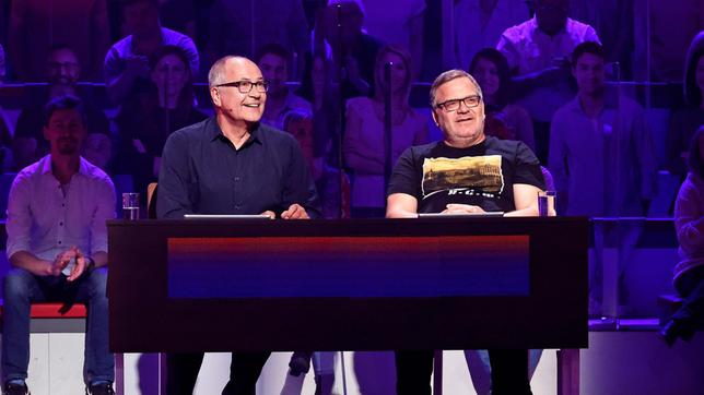 Bild: ARD/Morris Mac Matzen Rateteam-Kapitän Elton und der Schauspieler Hartmut Volle bilden ein Rateteam.
