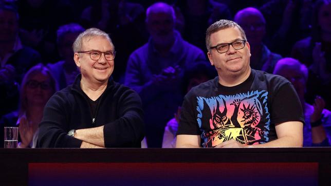 Bild: ARD/Morris Mac Matzen Rateteam-Kapitän Elton und der Schauspieler Joachim Król bilden ein Ratetam.