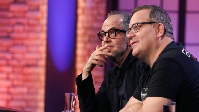 Bild: ARD/Morris Mac Matzen Rateteam-Kapitän Elton und der Schauspieler Marek Erhardt bilden ein Rateteam.