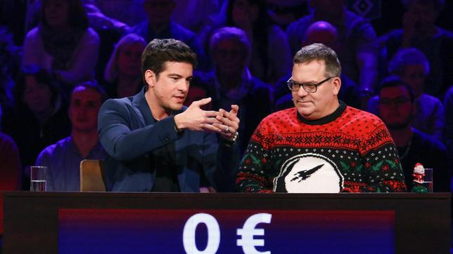 Bild: ARD/Morris Mac Matzen Rateteam-Kapitän Elton und der Schauspieler Philipp Danne bilden ein Rateteam.