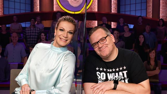 Bild: ARD/Morris Mac Matzen Rateteam-Kapitän Elton und die ehemalige Skirennläuferin Maria Höfl-Riesch bilden ein Rateteam.
