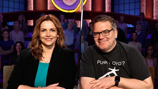Bild: ARD/Morris Mac Matzen Rateteam-Kapitän Elton und die Schauspielerin Rebecca Immanuel bilden ein Rateteam.