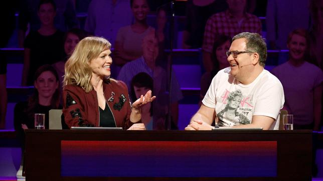 Bild: ARD/Morris Mac Matzen Rateteam-Kapitän Elton und die Schauspielerin und Sängerin Anna Loos bilden ein Rateteam.