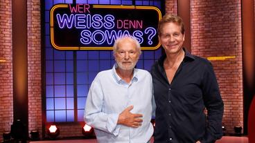 Bild: ARD/Morris Mac Matzen Treten als Kandidaten bei "Wer weiß denn sowas?" gegeneinander an: Die beiden Schauspieler Michael Gwisdek und Thomas Heinze.
