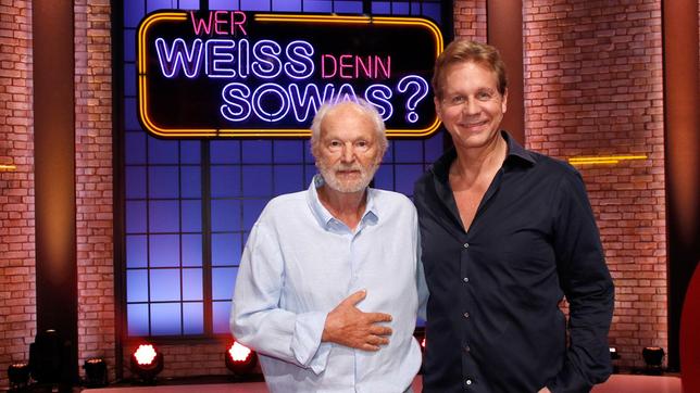 Bild: ARD/Morris Mac Matzen Treten als Kandidaten bei "Wer weiß denn sowas?" gegeneinander an: Die beiden Schauspieler Michael Gwisdek und Thomas Heinze.