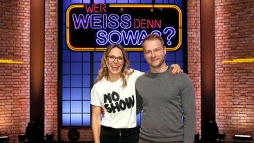 Bild: ARD/Morris Mac Matzen Treten als Kandidaten bei "Wer weiß denn sowas?" gegeneinander an: Die Schauspielerin Anneke Kim Sarnau und der Schauspieler Hinnerk Schönemann.
