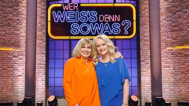 Bild: ARD/Morris Mac Matzen Treten als Kandidatinnen bei "Wer weiß denn sowas?" an: Die Sängerin Mary Roos und die Sängerin Nicole.