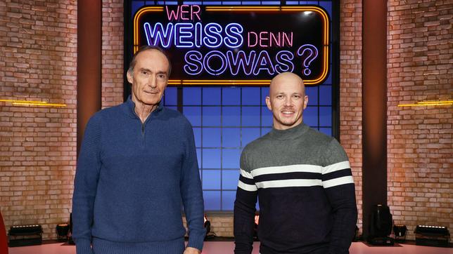 Bild: ARD/Morris Mac Matzen Treten bei "Wer weiß denn sowas?" als Kandidaten gegeneinander an: Der ehemalige Kunstturner Eberhard Gienger und der ehemalige Kunstturner Fabian Hambüchen.
