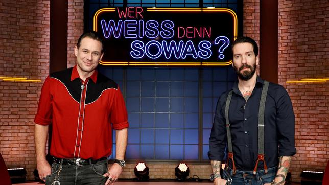 Bild: ARD/Morris Mac Matzen Treten bei "Wer weiß denn sowas?" als Kandidaten gegeneinander an: Die beiden Musiker und Band-Kollegen von "The BossHoss", Sascha Vollmer und Alec Völkel.