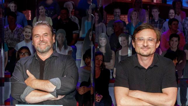 Bild: ARD/Morris Mac Matzen Treten bei "Wer weiß denn sowas?" als Kandidaten gegeneinander an: Die beiden Schauspieler Florian Lukas und Felix Vörtler.