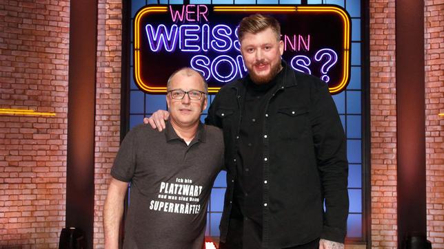 Bild: ARD/Morris Mac Matzen Treten bei "Wer weiß denn sowas?" als Kandidaten gegeneinander an: Die beiden "YouTuber" Udo Tesch und Wilke Zierden.