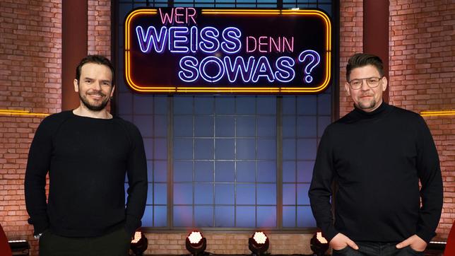 Treten bei "Wer weiß denn sowas?" als Kandidaten gegeneinander an: Die Fernsehköche Steffen Henssler und  Tim Mälzer.