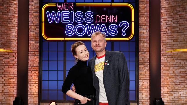 Treten bei "Wer weiß denn sowas?" als Kandidat:innen an: Die österreichische Schauspielerin Alina Fritsch und der österreichische Schauspieler Robert Stadlober.