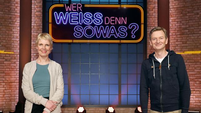 Treten bei "Wer weiß denn sowas?" als KandidatInnen gegeneinander an: Die Komikerin und Schauspielerin Cordula Stratmann und der Komiker und Schauspieler Michael Kessler.