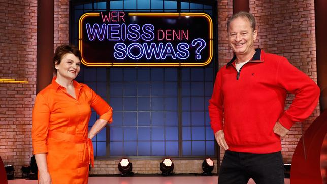 Bild: ARD/Morris Mac Matzen Treten bei "Wer weiß denn sowas?" als KandidatInnen gegeneinander an: Entertainerin Gayle Tufts und den Komiker Tom Gerhardt.