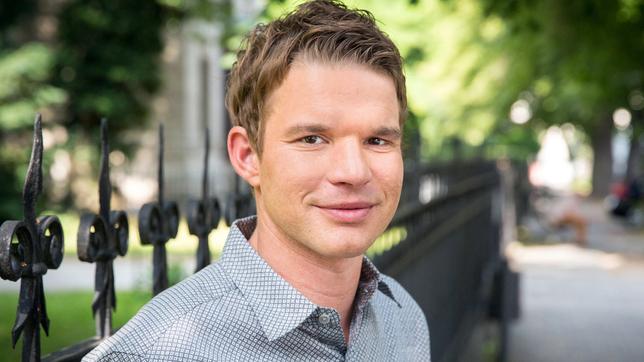 Bild: ARD/Andreas Wünschirs Tobias Schenke ist Dr. Leo Sturm