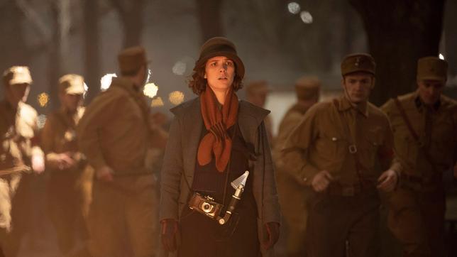 Die Dreharbeiten zur 4. Staffel von „Babylon Berlin“ sind erfolgreich zu Ende gegangen - Liv Lisa Fries (Rolle Charlotte Ritter)