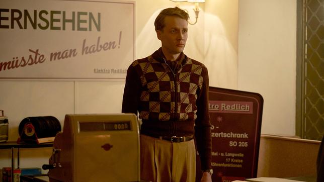 Bild: ARD/Odeon Fiction/Zuzana Panská Toni trennt sich von Hartmut (Julius Feldmeier).