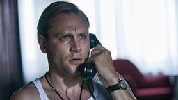 Wolfgang Berns (Max Riemelt) erhält einen Anruf vom Mossad.