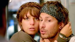 Cuckoo: Cuckoo (Andy Samberg) und Rachel (Tamla Kari) sind nicht rechtmäßig verheiratet.