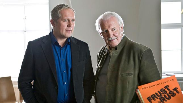 Vor der Versammlung der Bürgerinitiative gegen die Machenschaften des Bürgermeisters: Thomas Stickler und Gottfried Schnell.