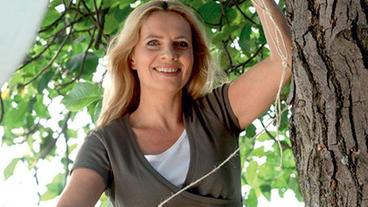 Bild: ARD/ORF/Petro Domenigg Susanne Michel als Claudia Plattner