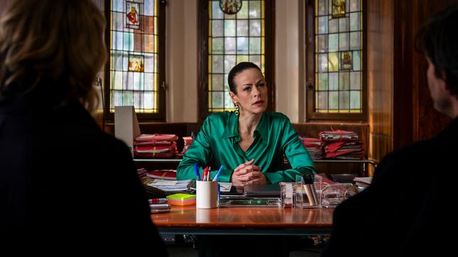 Anne Diemer als Odette Santos
