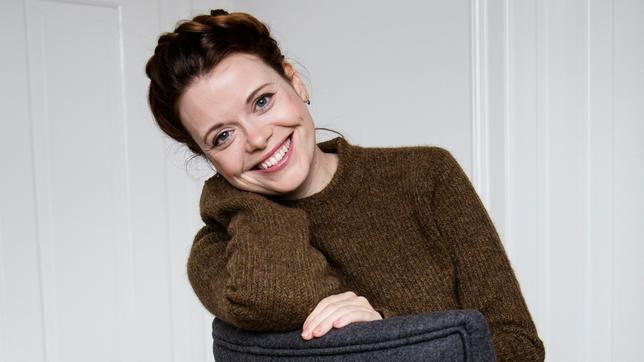 Bild: Sebastian Ganzert Als Adas Cousine Tilly löst Sina Reiß in der 3. Staffel Anna Fischer als Assistentin der blinden Anwältin Romy Heiland ab.