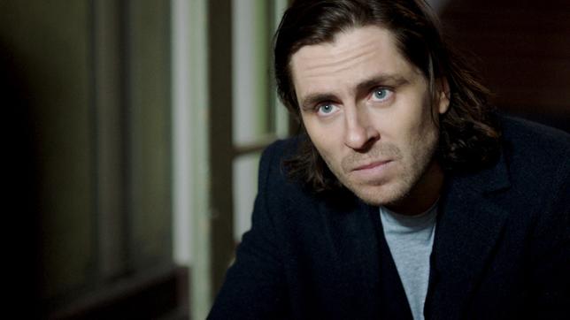 Bild: ARD Degeto/Viaplay/Frida Wendel, Peter (Sverrir Gudnason) zweifelt an seiner Beziehung.