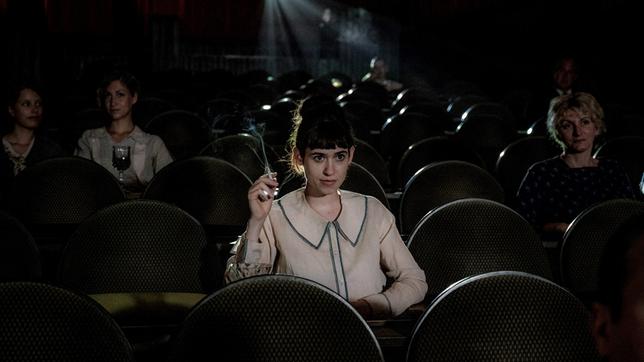 Fritzi (Lia von Blarer) findet ihr Anderssein im Kino wieder.