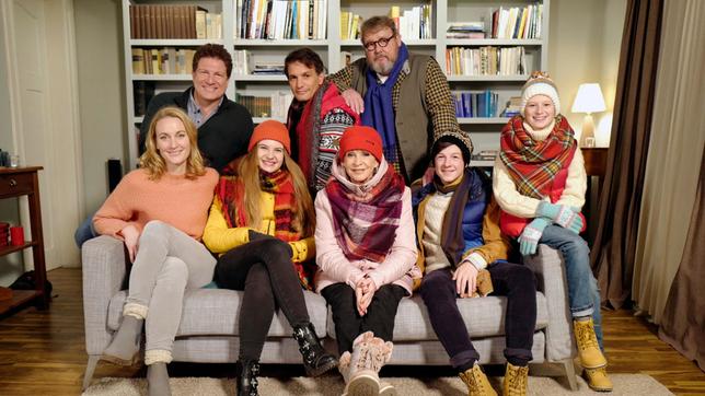 Bild: ARD/Jacqueline Krause-Burberg Beim Familientreffen verkünden Christian und Tanja, daß sie heiraten werden.