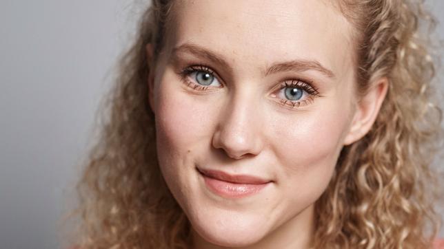 Bild: ARD/Myro Wulff Luisa Ewald (Pauline Angert)