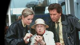 Anna und Dirk mit einer älteren Dame