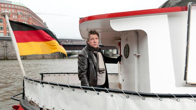 Bild: ARD/Thorsten Jander Großstadtrevier: Dirk Matthies (Jan Fedder) auf die Repsold.