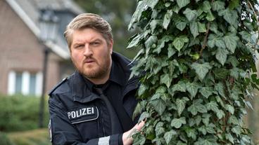 Bild: ARD/Thorsten Jander Hannes Krabbe (Marc Zwinz) im Einsatz.