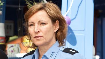 Bild: ARD/Daniela Incoronato Kirsten Block als Marianne Klug