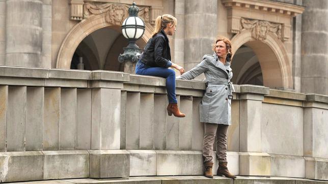 Bild: ARD/Daniela Incoronato Claudia Prinz und Julia Klug