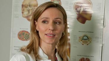 Julia Beerhold ist Dr. med. Doris Sturm