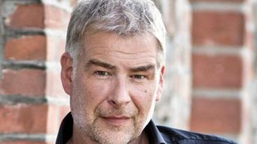 Bild: ARD/Georges Pauly Frank Vockroth spielt Jon Peterson