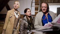 Jenny und Maja mit Herrn Riepen und Frau Bertram