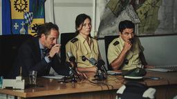 Alfons Zischl hält eine Pressekonferenz anlässlich der jüngsten Vorkommnisse in Hindafing ab (Maximlian Brückner, Bettina Mittendorfer, Ercan Karacayli).