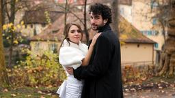 HUCK: Gülcan Sahin (Ava Celik) und Bülent (Mehmet Sözer) wollen heiraten.