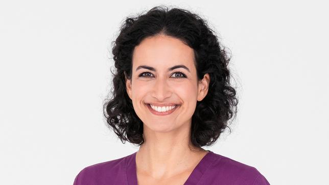 Bild: ARD/Markus Nass Sanam Afrashteh spielt Dr. Leyla Sherbaz