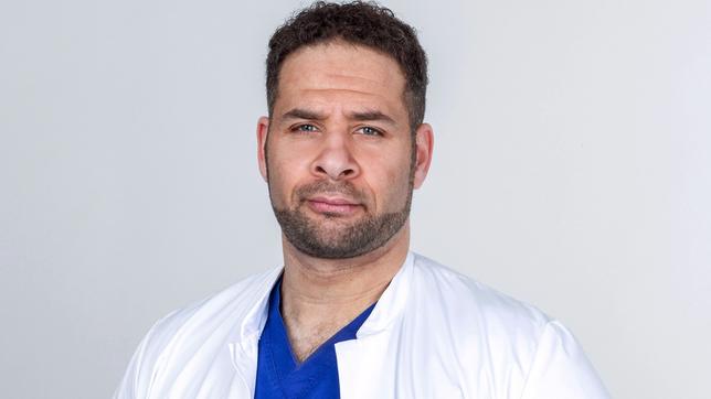 Bild: ARD/Tom Schulze Mike Adler spielt Dr. Matteo Moreau