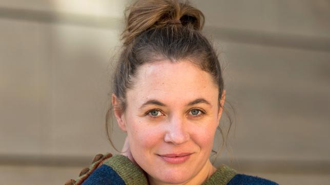 Bild: ARD/Jens Ulrich Koch Julia Thurnau spielt Christine Schremmer
