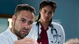 Als sich Tabeas Zustand dramatisch verschlechtert, stehen Dr. Matteo Moreau (Mike Adler) und Vivienne Kling (Jane Chirwa) unter großem Druck.